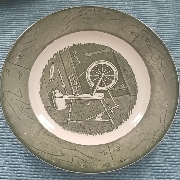 Colonial Homestead by Royal - Picture 6 of 8